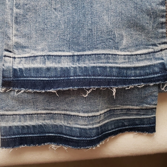 Dollhouse Jackie High Rise Distressed Released Hem Flare Jeans Size 5 - Picture 9 of 9